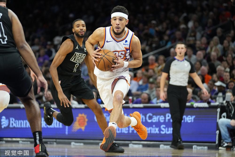 篮球比赛中 篮球比赛中